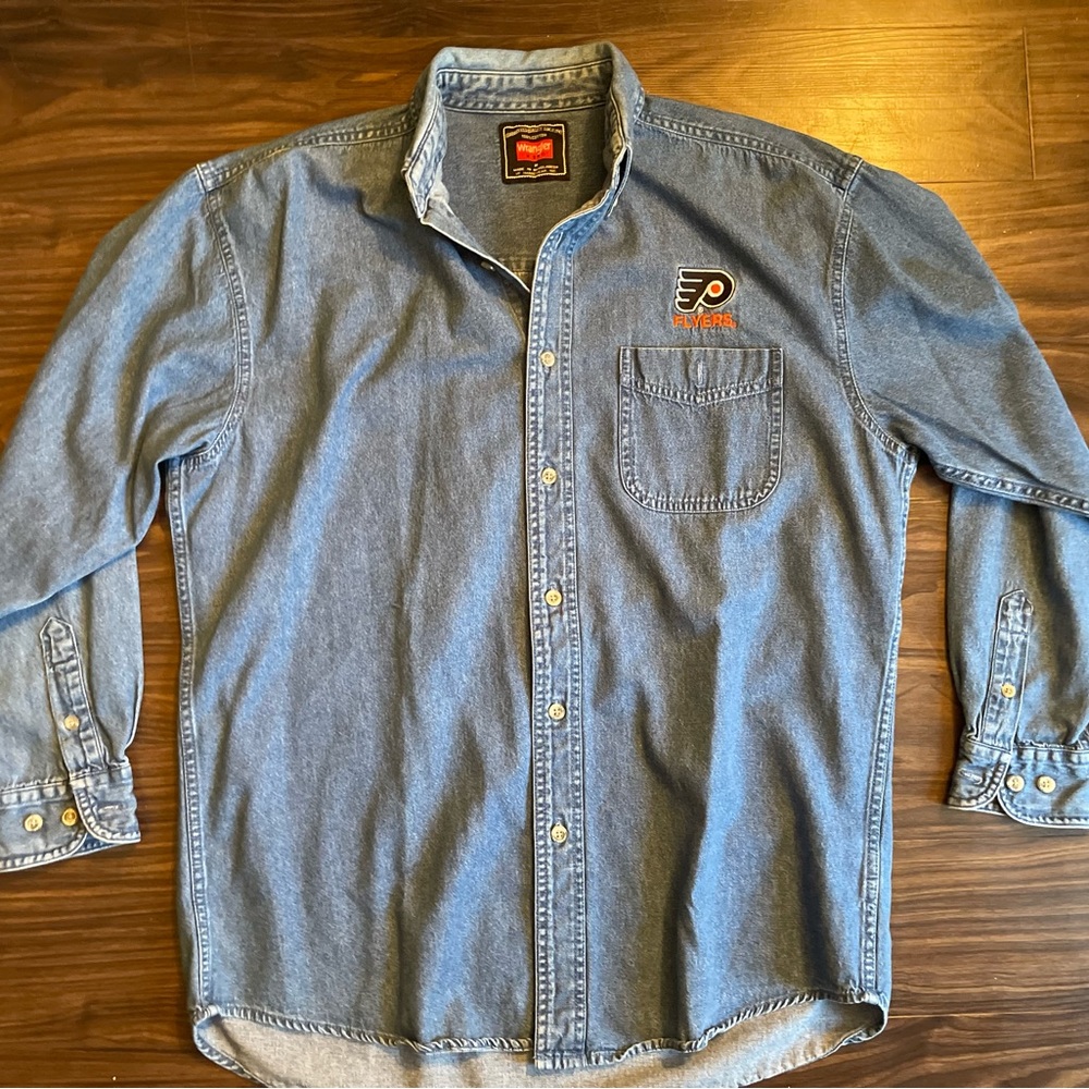 Vintage Philadelphia Flyers Wrangler Jean Shirt